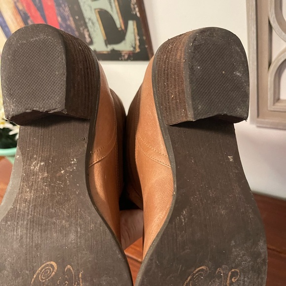 Naughty Monkey size 9.5 tan pull on boot - Picture 5 of 7